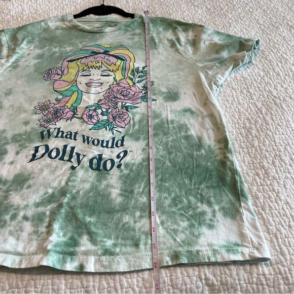 ✨ Dolly Parton Green Tie Dye What Would Dolly Do Shirt XS/S - Picture 10 of 10